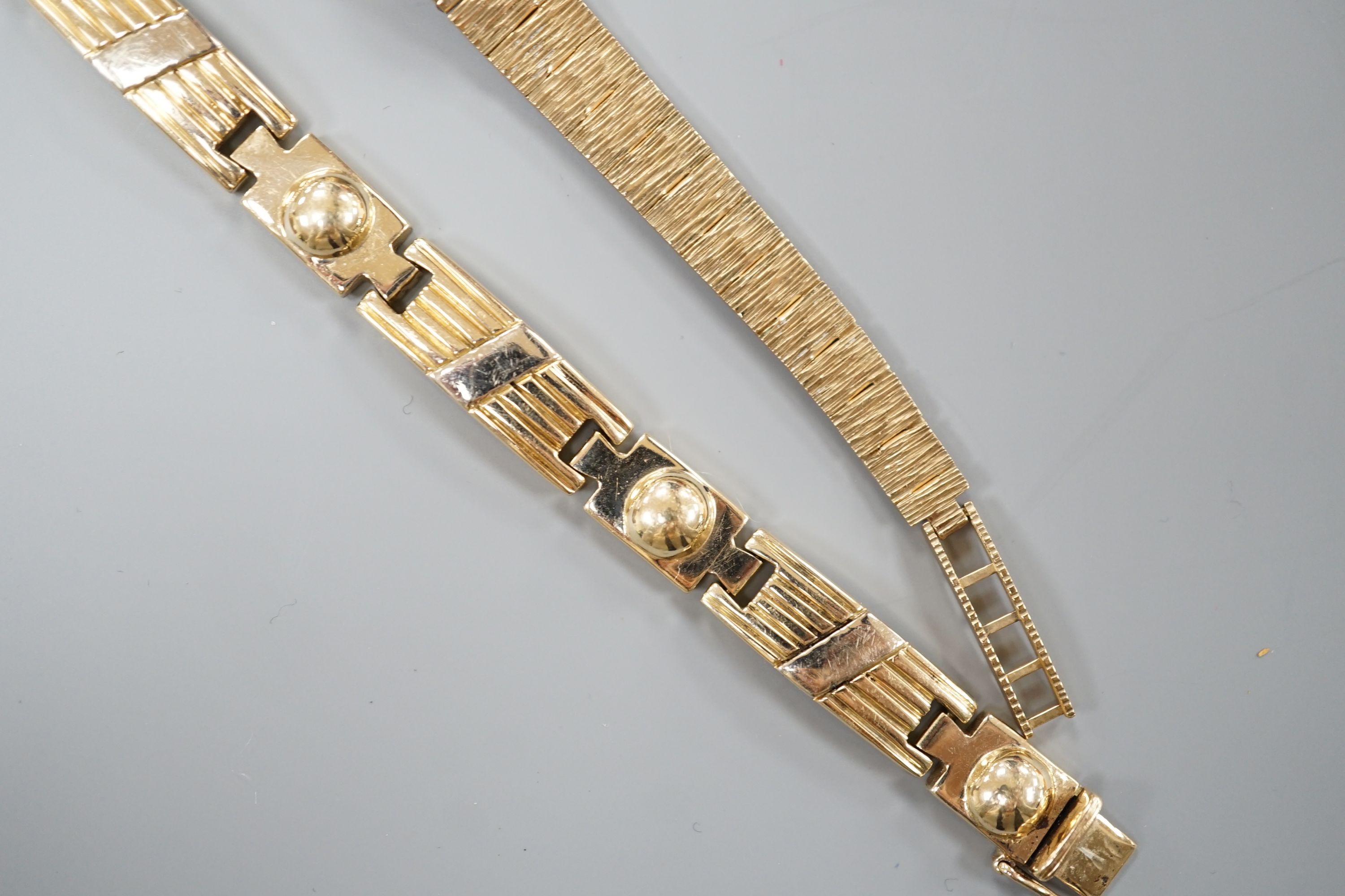 A lady's 9ct gold Rotary manual wind wrist watch on 9ct bracelet, gross 15.4 grams, five damaged 9ct gold items, 15 grams and a 585 yellow metal bracelet, 29.5 grams.